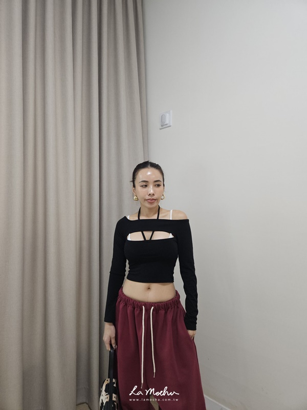 性感美胸繞頸上衣